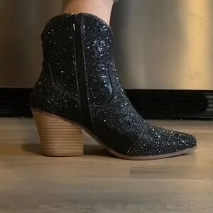 Betsy Johnson size 10M